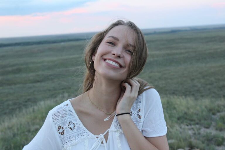 Smiling woman Use aligner therapy and aligner treatments for a better smile